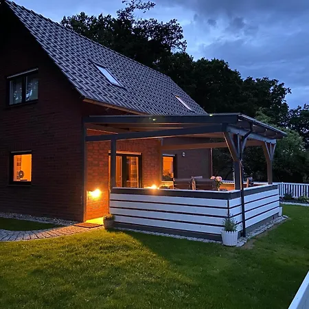 Strandhaus Mathea - Ruhige Lage Direkt Am Fleesensee - Parkplatz, Kamin, Sauna - Familienfreundlich Unter Gohren