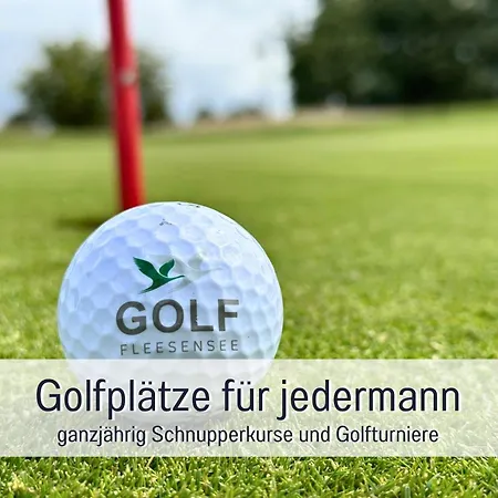 Strandhaus Mathea - Ruhige Lage Direkt Am Fleesensee - Parkplatz, Kamin, Sauna - Familienfreundlich Унтер-Гохрен