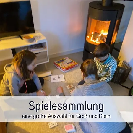 Strandhaus Mathea - Ruhige Lage Direkt Am Fleesensee - Parkplatz, Kamin, Sauna - Familienfreundlich *