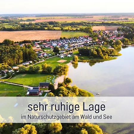 Strandhaus Mathea - Ruhige Lage Direkt Am Fleesensee - Parkplatz, Kamin, Sauna - Familienfreundlich بيت للعطل