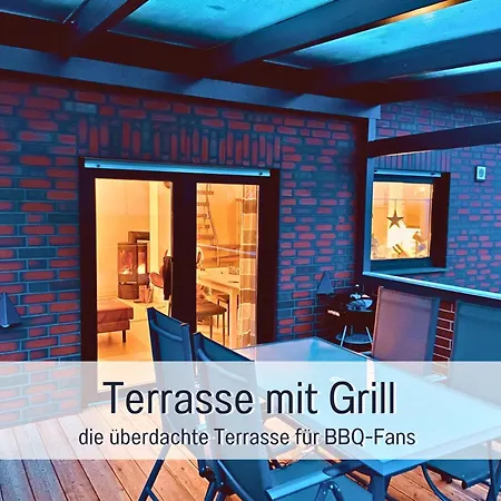 Strandhaus Mathea - Ruhige Lage Direkt Am Fleesensee - Parkplatz, Kamin, Sauna - Familienfreundlich بيت للعطل Unter Göhren